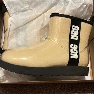 Uggs size 7 women